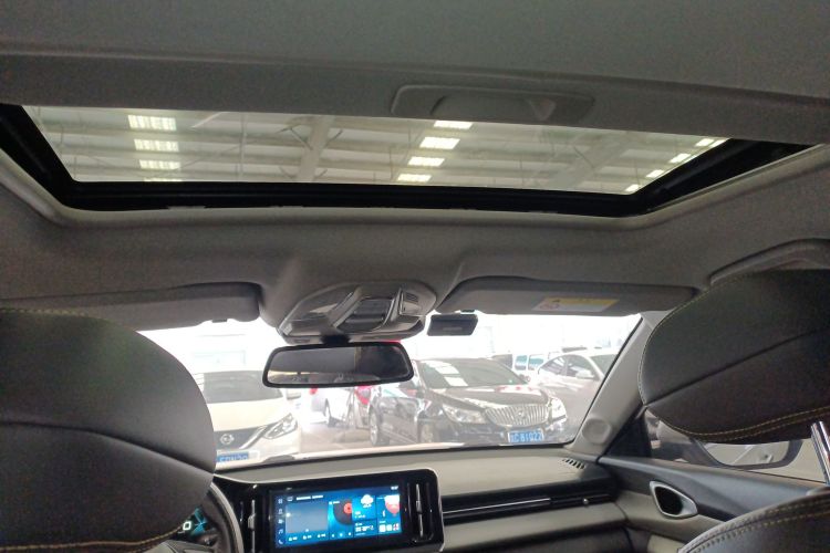 宝骏RC-5 2020款 1.5T CVT智耀豪华型中控内饰22