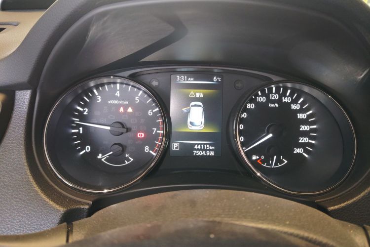 日产 逍客 2017款 2.0L CVT精英版 国V中控内饰14