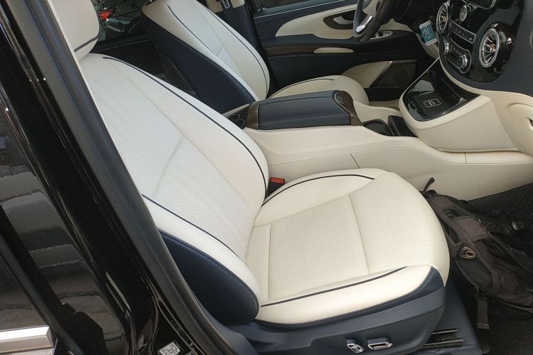 奔驰 威霆 2021款 2.0T 商务版 7座局部细节41