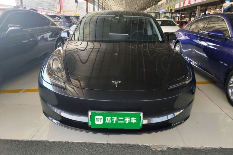 特斯拉 Model 3 2023款 长续航全轮驱动版车身外观2