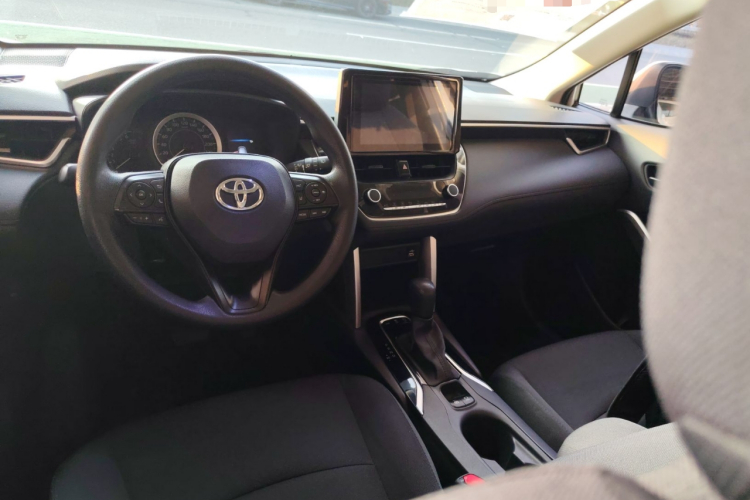 丰田 卡罗拉锐放 2022款 2.0L 精英版中控内饰12