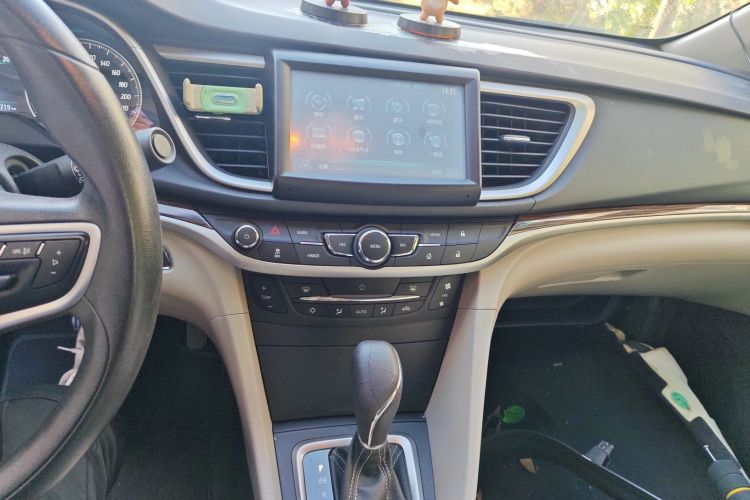 别克 英朗 2015款 15N 自动豪华型中控内饰16