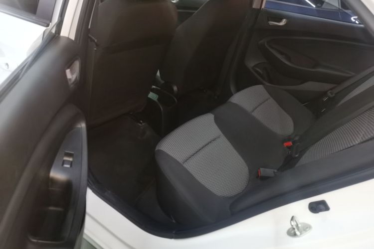 现代 瑞纳 2017款 1.4L 手动焕新版 国V中控内饰7004