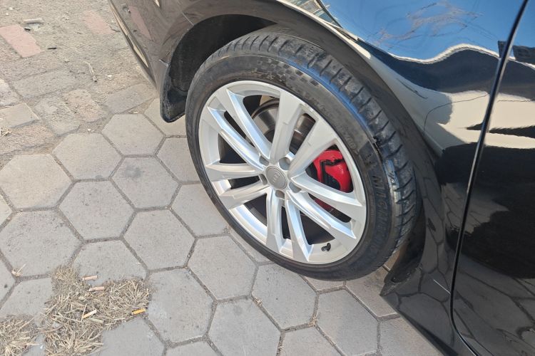 奥迪A6L 2018款 30周年年型 45 TFSI quattro 运动型车身外观6002