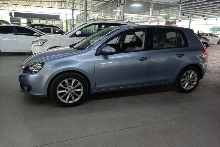 大众 高尔夫 2012款 1.6 手动舒适型车身外观4