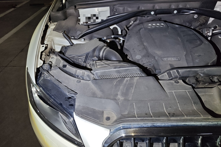 奥迪Q5 2015款 40 TFSI 技术型局部细节9006