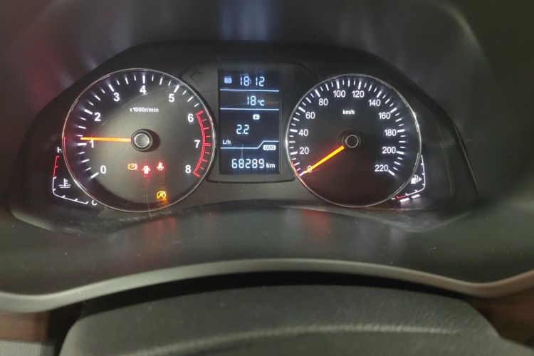 一汽 森雅R7 2016款 1.6L 手动豪华型局部细节14