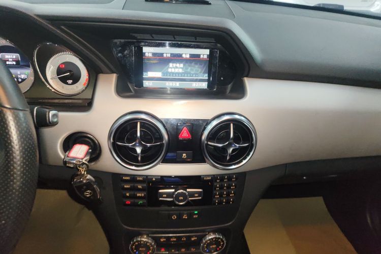 奔驰GLK级 2014款 GLK 200 标准型中控内饰16