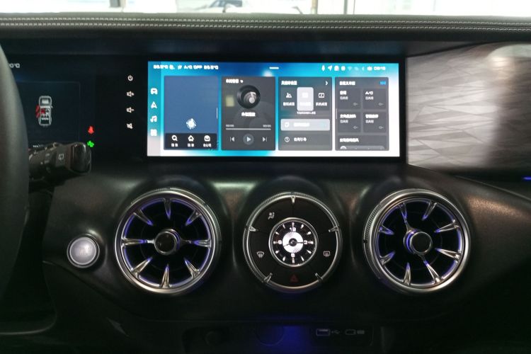 坦克300 2023款 城市版 2.0T 很有型中控内饰16