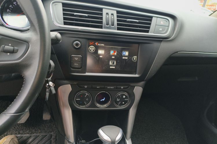 雪铁龙C3-XR 2015款 1.6L 自动先锋型局部细节16