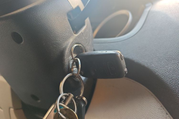 长安凯程 长安睿行M80 2014款 1.5L基本型（四座）4G15S中控内饰11