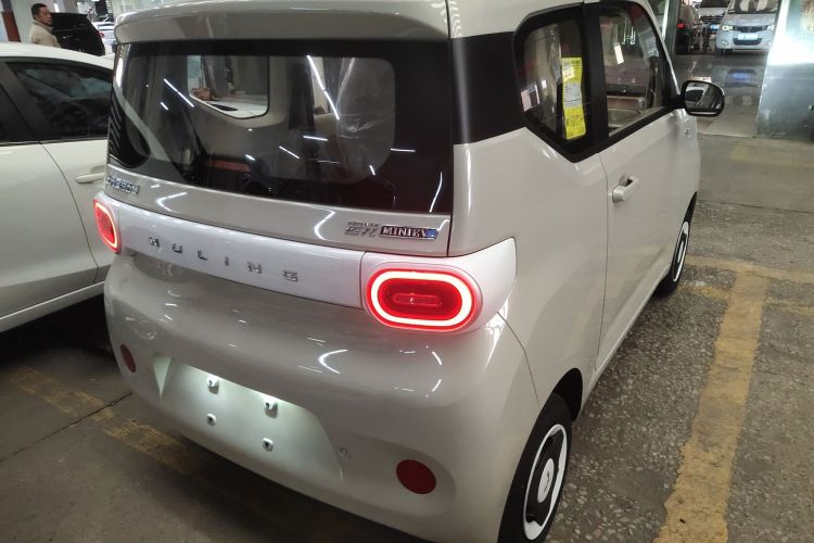 五菱汽车 宏光MINIEV 2024款 第三代 215km 青春版车身外观7