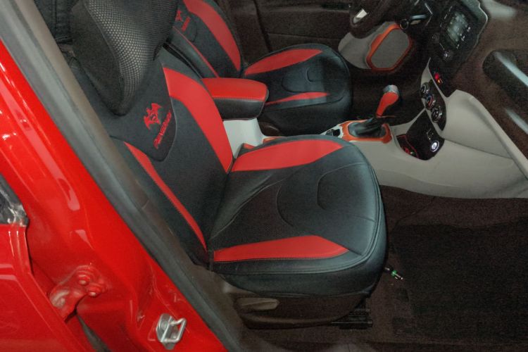 Jeep 自由侠 2016款 1.4T 自动高能版局部细节41