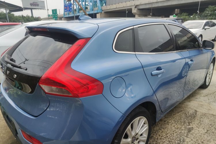 沃尔沃V40 2016款 T3 智逸版车身外观7