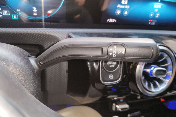 奔驰A级 2021款 A 200 L 运动轿车动感型中控内饰18