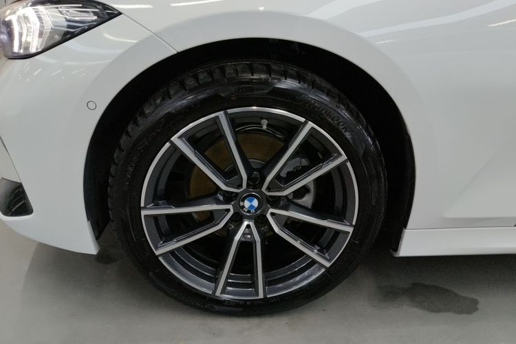 宝马3系 2025款 325Li M运动套装车身外观6007