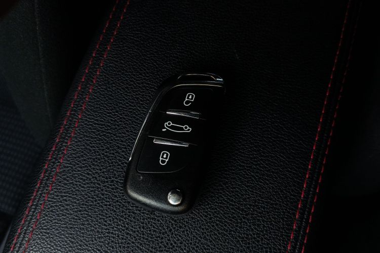 丰田 威驰FS 2021款 1.5L CVT锋驰版中控内饰11