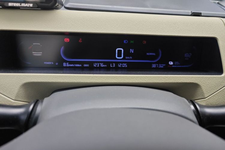 吉利银河 2024款 200km 熊猫骑士中控内饰14