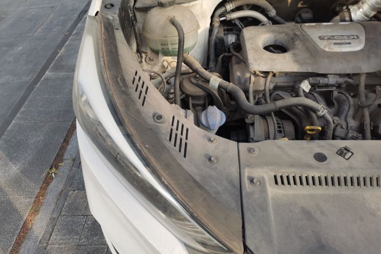 现代 途胜 2018款 1.6T 双离合两驱15周年特别版局部细节9006