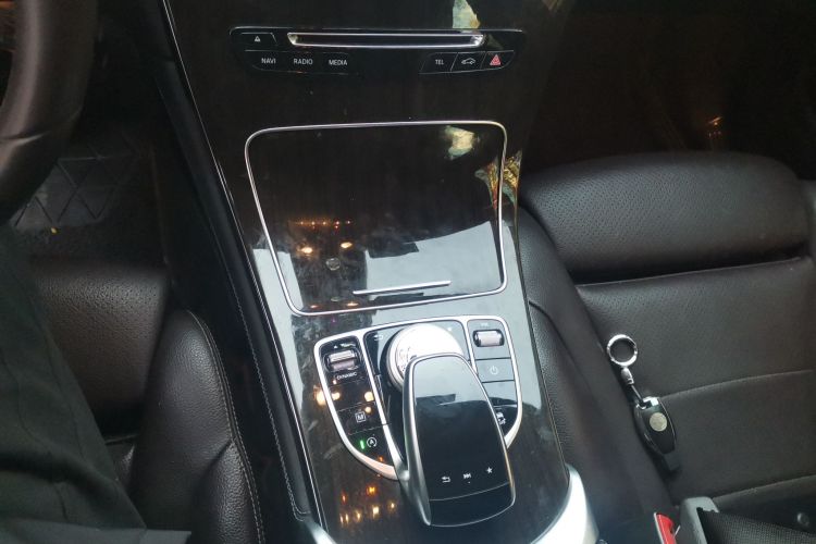 奔驰GLC 2017款 GLC 260 4MATIC 豪华型中控内饰18