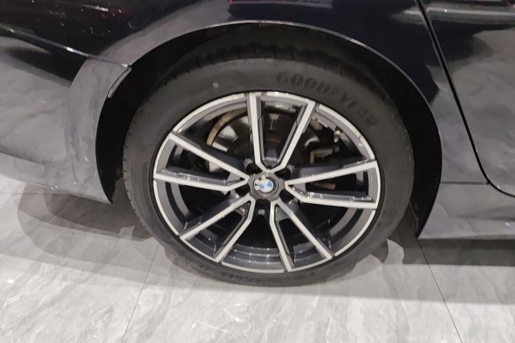 宝马3系 2022款 改款 325Li M运动套装车身外观6008