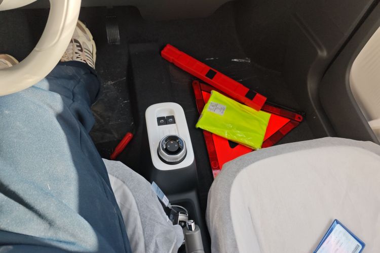 吉利银河 熊猫 2025款 210km 元气熊中控内饰18