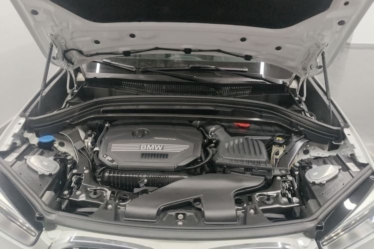 宝马X1 2022款 sDrive25Li 领先型机舱底盘24