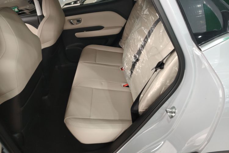 五菱汽车 五菱缤果PLUS 2024款 330km 五座版中控内饰21