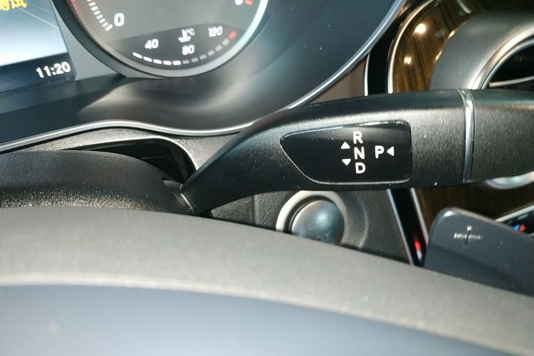 奔驰GLC 2019款 GLC 260 L 4MATIC 动感型中控内饰18