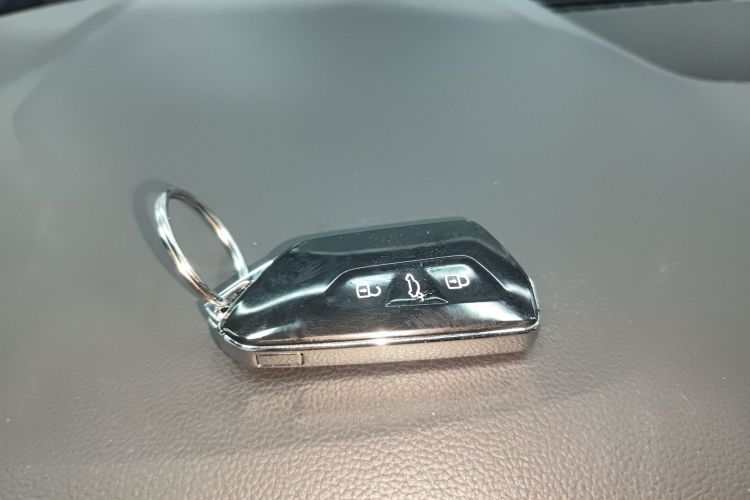 大众 高尔夫 2023款 改款 280TSI DSG R-Line中控内饰7001