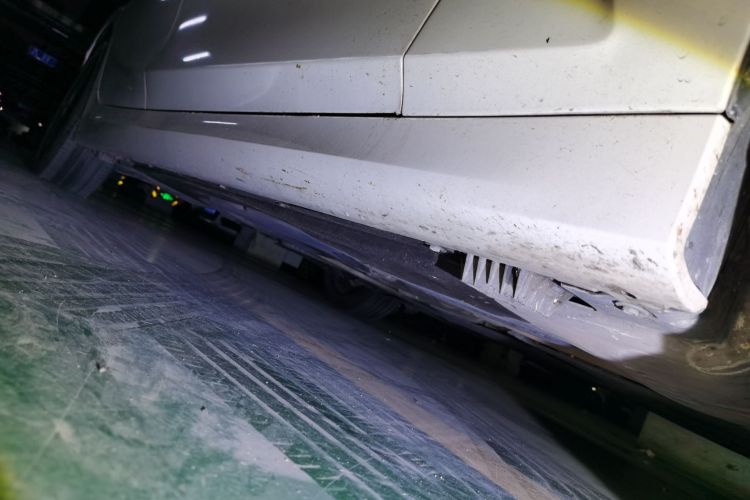 宝马3系 2023款 320Li M运动套装局部细节9001