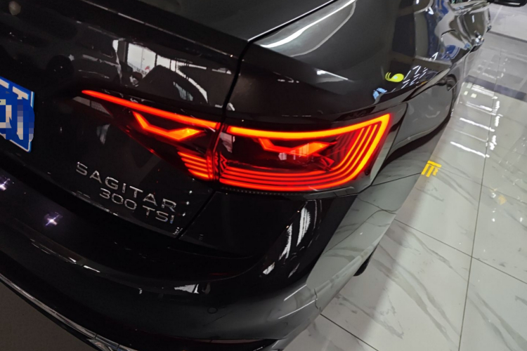 大众 速腾 2024款 300TSI DSG超越版车身外观9