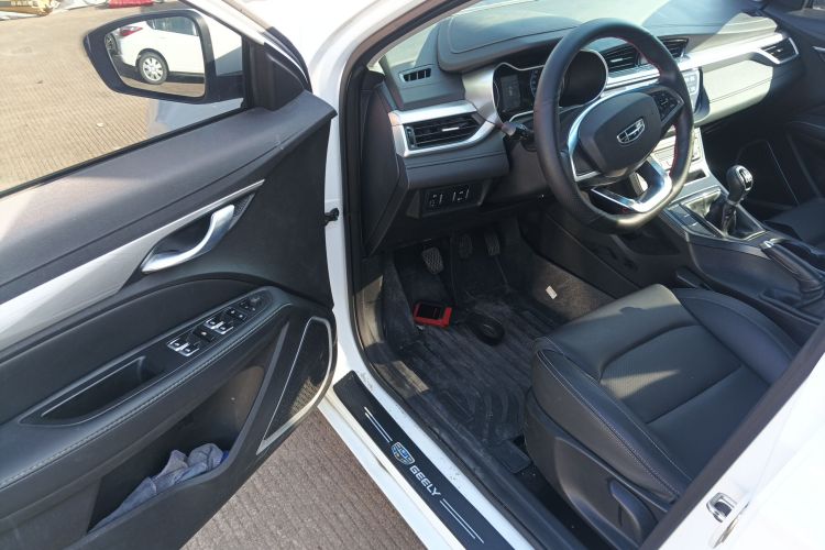 吉利汽车 帝豪 2020款 1.5L 手动豪华型中控内饰20