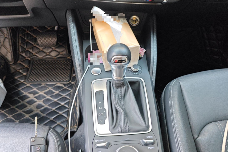 奥迪Q2L 2020款 35 TFSI 时尚动感型中控内饰18