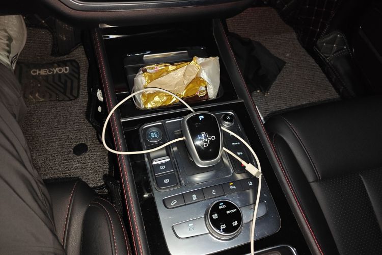 比亚迪 唐新能源 2018款 DM 2.0T 全时四驱智联创享型 7座 国V中控内饰18