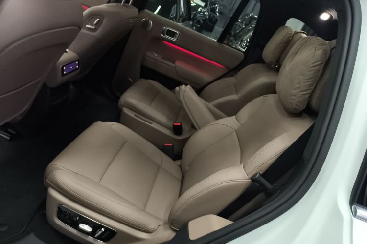 理想汽车 理想L8 2025款 Pro 智能焕新版中控内饰21