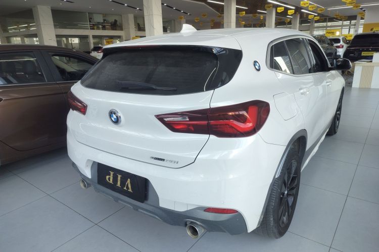 宝马X2 2020款 sDrive20i M越野套装车身外观9