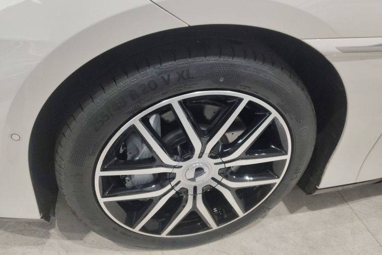 腾势Z9 2024款 1100km 四驱Max版车身外观6002