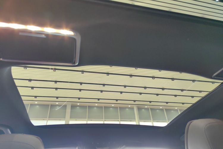 奔驰E级 2021款 E 300 L 运动时尚型中控内饰22