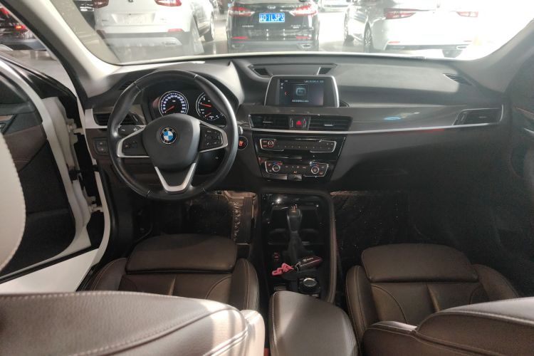 宝马X1 2019款 sDrive18Li 尊享型中控内饰12