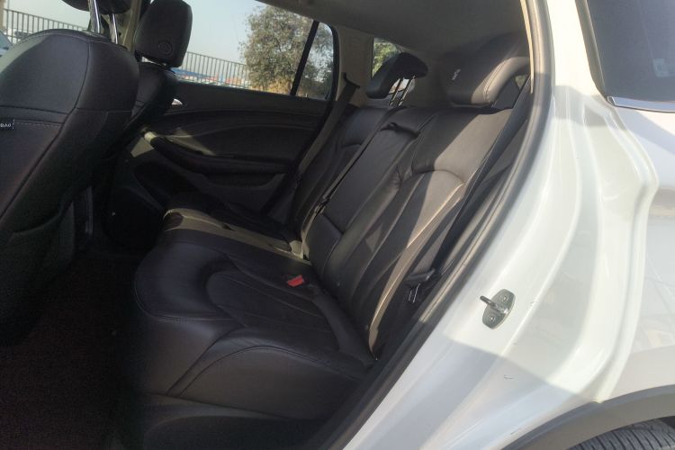 别克 昂科威 2018款 20T 两驱精英型中控内饰7004