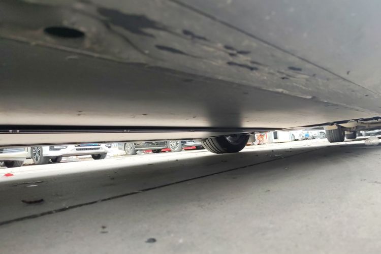 特斯拉 Model Y 2024款 后轮驱动版局部细节9004