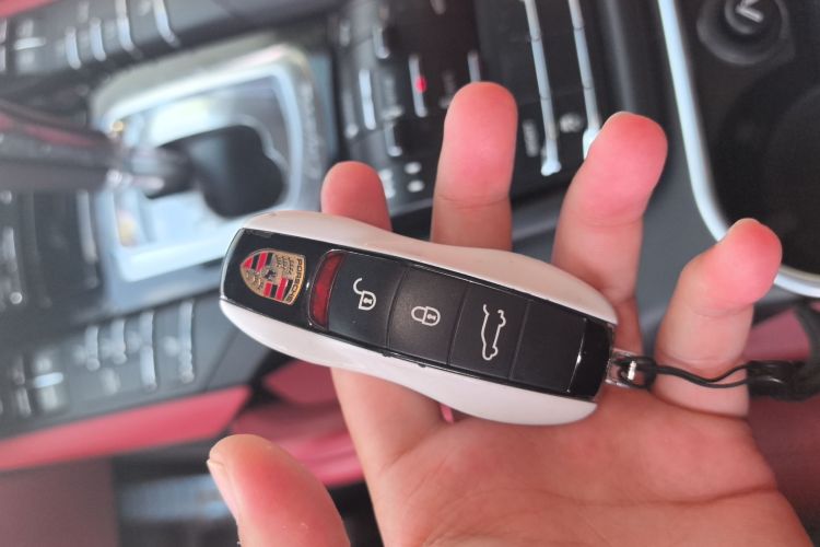 保时捷 2011款 Cayenne 3.0T中控内饰7001