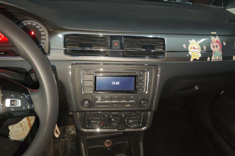 大众 桑塔纳 2016款 1.6L 手动舒适版中控内饰16