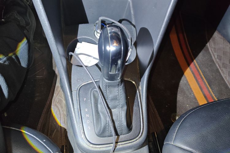 大众 Polo 2016款 1.4L 自动风尚型中控内饰18