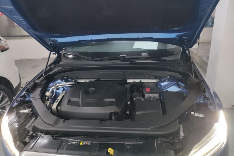 沃尔沃XC60 2020款 T5 四驱智远运动版机舱底盘24