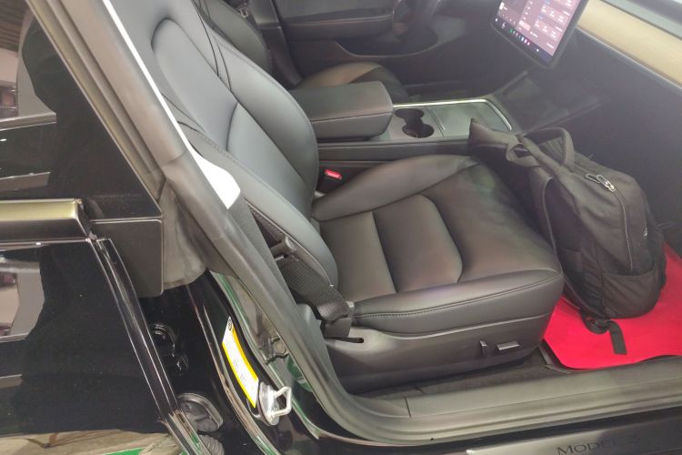 特斯拉 Model 3 2022款 后轮驱动版局部细节41