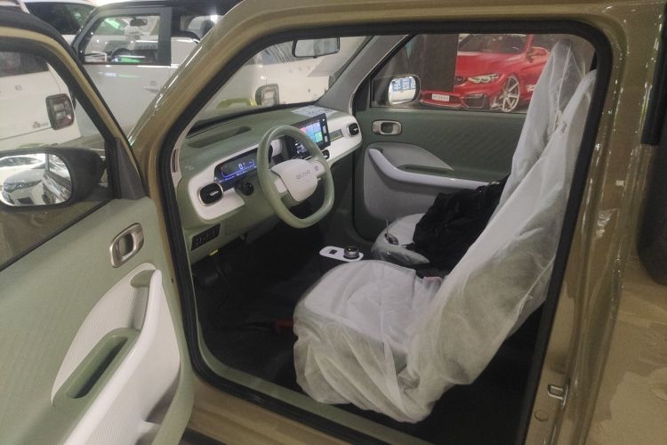 吉利银河 2025款 210km 熊猫骑士中控内饰20