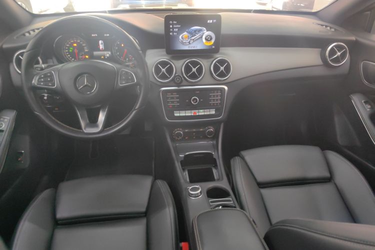 奔驰CLA 2018款 CLA 200 动感型中控内饰12