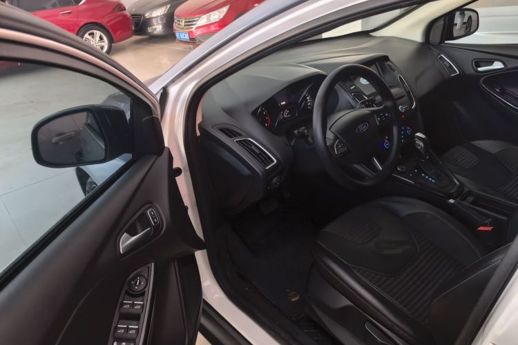 福特 福克斯 2017款 两厢 EcoBoost 180 自动精英型中控内饰7003